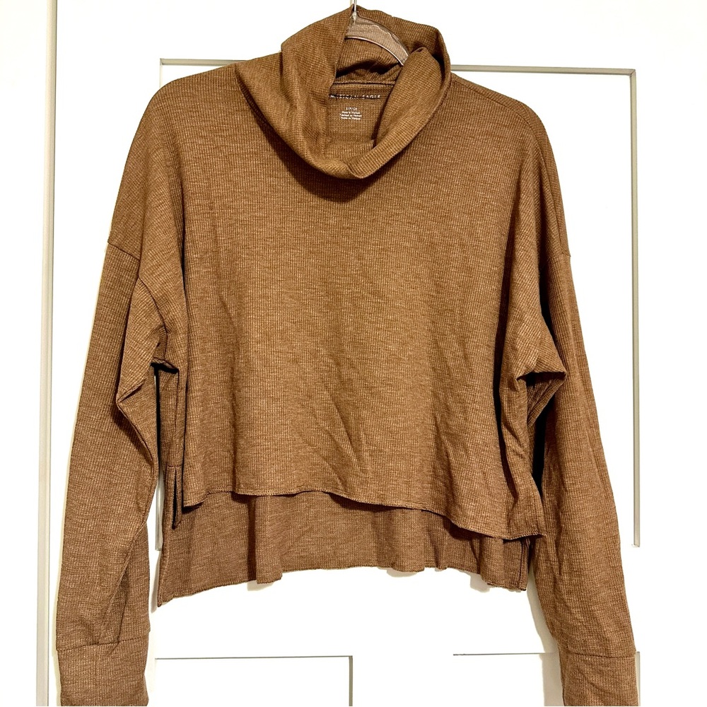 American Eagle Outfitters Tan Mock Neck Cropped Thermal Top • Small